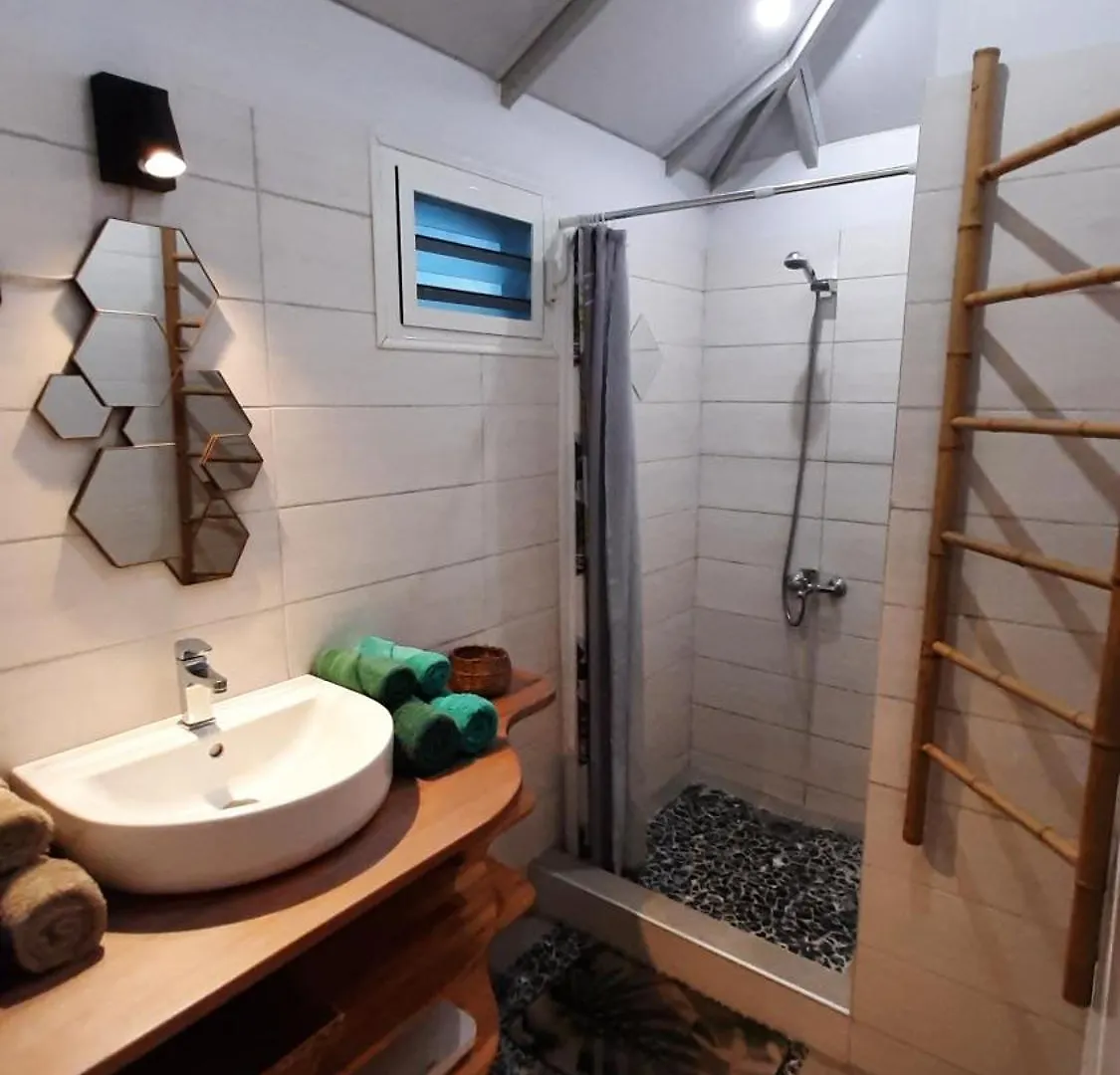 Tahara'A Beach Bungalow Arue  0*, Arue (Tahiti) Polynésie française