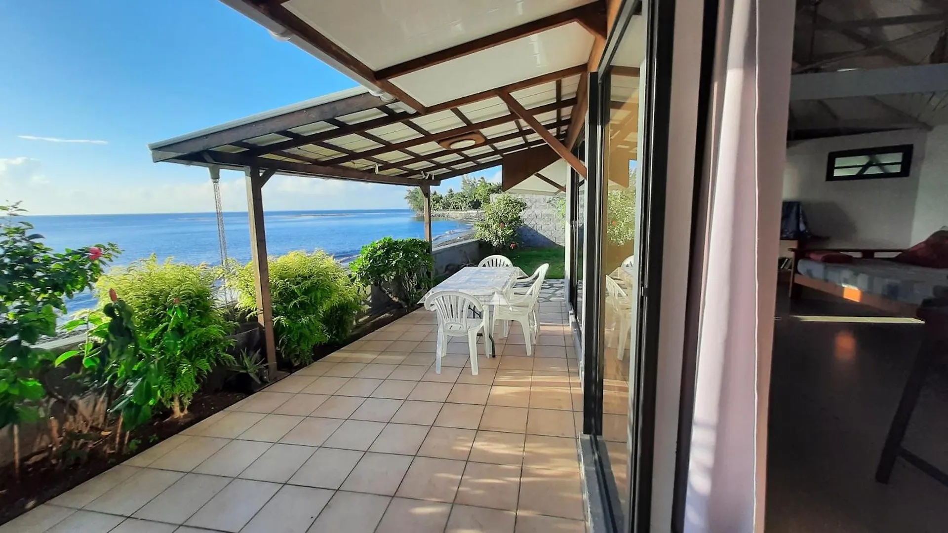 Tahara'A Beach Bungalow Arue  Arue (Tahiti)