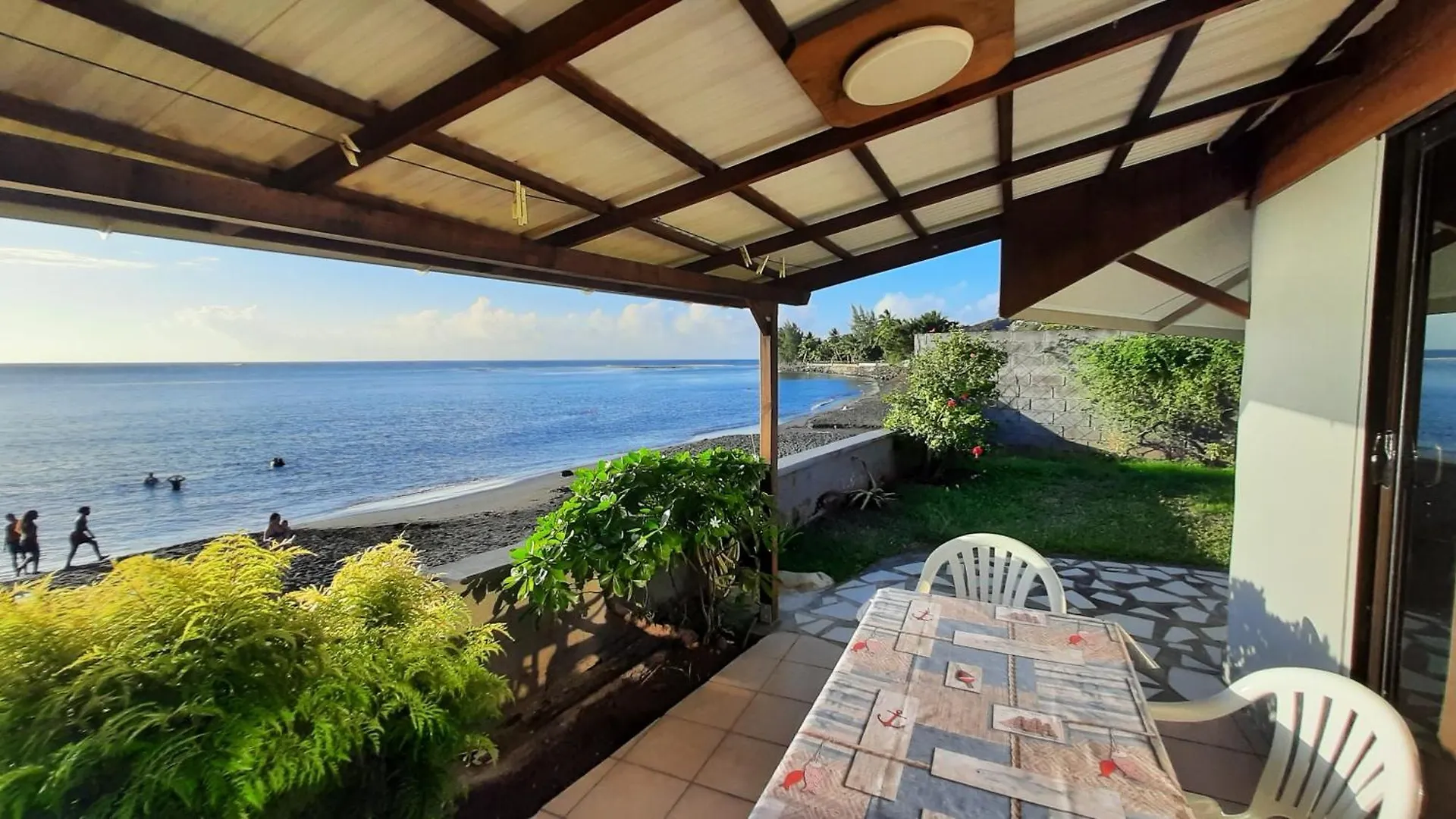 Hébergement de vacances Tahara'A Beach Bungalow Arue  Polynésie française